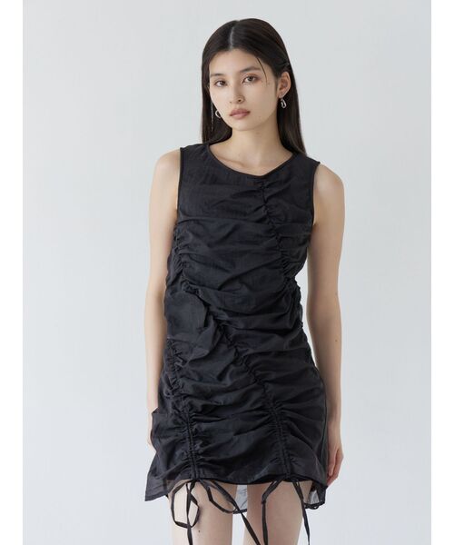 MURUA(ムルーア)の「シャーリングミニワンピース(ワンピース・レディース・ブラック/グレー・FREE)」の4枚目の写真