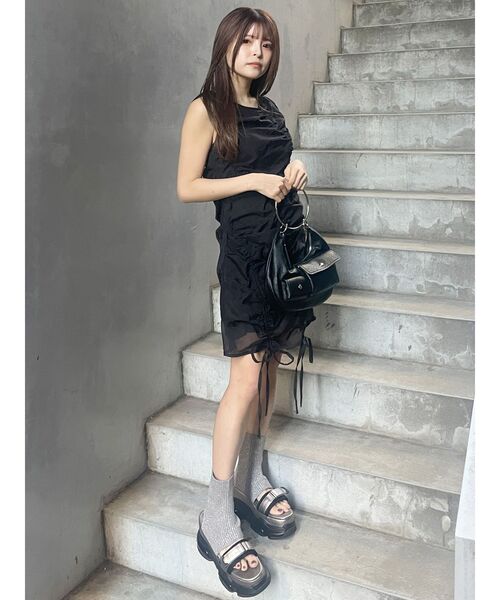 MURUA(ムルーア)の「シャーリングミニワンピース(ワンピース・レディース・ブラック/グレー・FREE)」の14枚目の写真