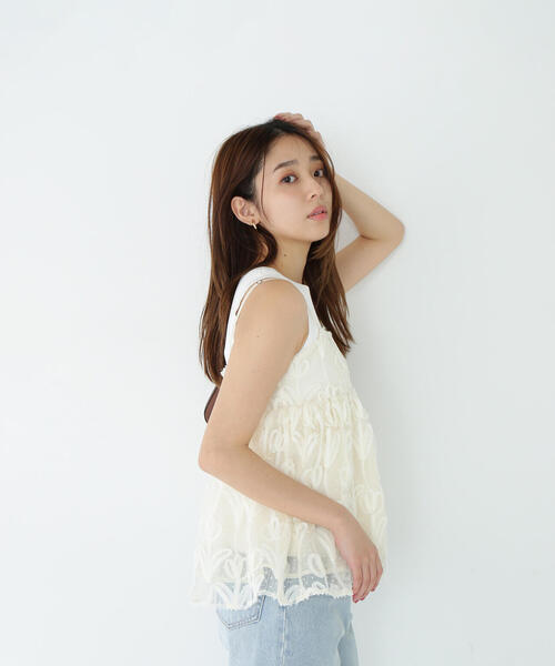 NATURAL BEAUTY BASIC(ナチュラルビューティーベーシック)の「◇シアーレースボリュームキャミ(キャミソール・レディース・オフホワイト・FREE)」の4枚目の写真