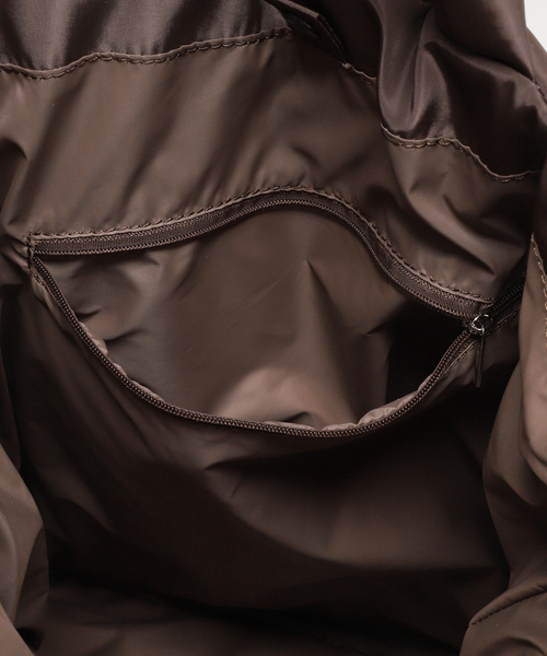 U by SPICK&SPAN（ユーバイスピックアンドスパン）の「≪追加≫【OUTDOOR/アウトドア】別注 Puilting 2way Tote 12（トートバッグ・レディース・ブラウン/ブラック・FREE）」の6枚目の写真