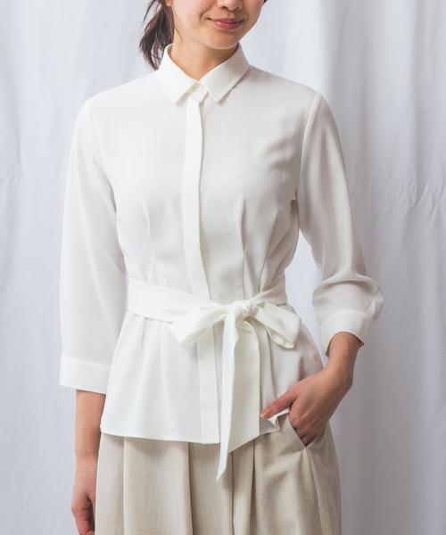 NARACAMICIE（ナラカミーチェ）の「【NARACAMICIE】麻調ベルト付き七分袖タックブラウス（シャツ/ブラウス・レディース・ホワイト/ブラウン/グリーン・S/M/L）」の4枚目の写真