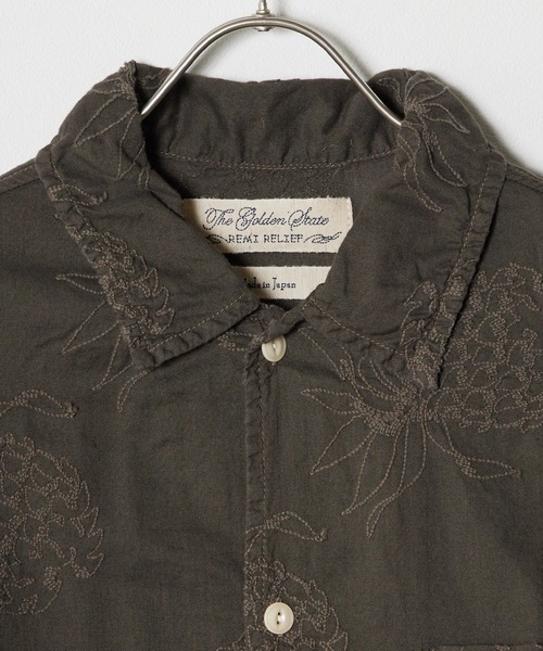 REMI RELIEF（レミレリーフ）の「REMI RELIEF/レミレリーフ アロハ総柄刺繍SHIRT(パイナップル) シャツ（シャツ/ブラウス・メンズ・チャコールグレー/オフホワイト・M/L/XL）」の3枚目の写真