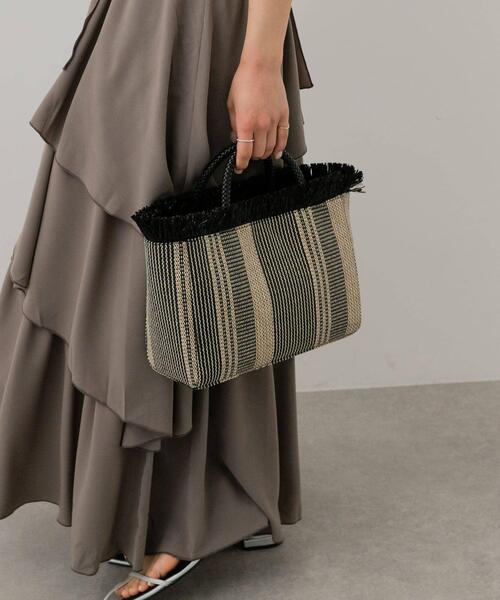 SENSE OF PLACE by URBAN RESEARCH(センスオブプレイスバイアーバンリサーチ)の「スクエアカゴバッグ(ショルダーバッグ・レディース・ベージュ/ブラック/グリーン・ONE)」の6枚目の写真