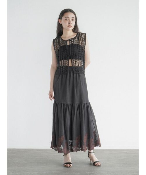 FIKA.(フィーカ)の「Flower embroidery mesh skirt(スカート・レディース・ブラック/オフホワイト・MEDIUM)」の10枚目の写真