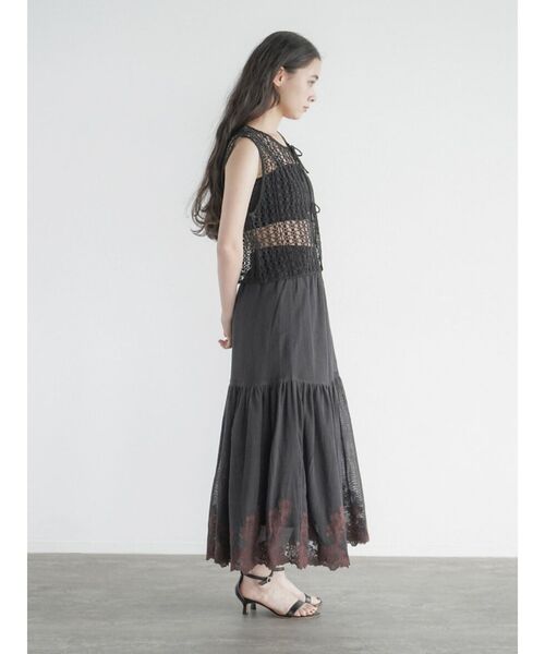 FIKA.(フィーカ)の「Flower embroidery mesh skirt(スカート・レディース・ブラック/オフホワイト・MEDIUM)」の11枚目の写真