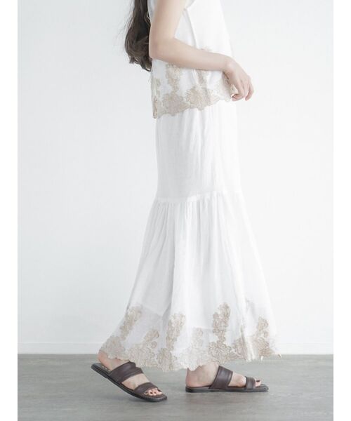 FIKA.(フィーカ)の「Flower embroidery mesh skirt(スカート・レディース・ブラック/オフホワイト・MEDIUM)」の14枚目の写真
