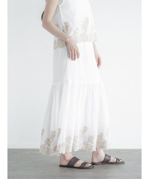 FIKA.(フィーカ)の「Flower embroidery mesh skirt(スカート・レディース・ブラック/オフホワイト・MEDIUM)」の15枚目の写真