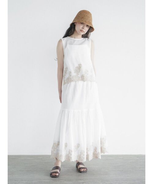 FIKA.(フィーカ)の「Flower embroidery mesh skirt(スカート・レディース・ブラック/オフホワイト・MEDIUM)」の18枚目の写真