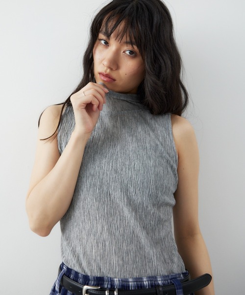 HANNE(アン)の「ドレープタートルノースリボディースーツ(Tシャツ/カットソー・レディース・グレー/ホワイト・FREE)」の2枚目の写真