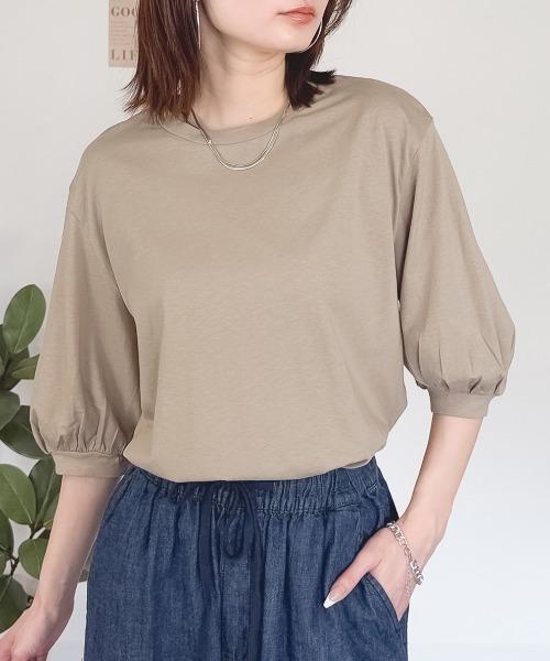 RCD(アールシーディー)の「ボリューム袖ショート丈カットソー(Tシャツ/カットソー・レディース・モカ/ブラック/チャコールグレー/グレイッシュベージュ/オフホワイト・F)」の5枚目の写真