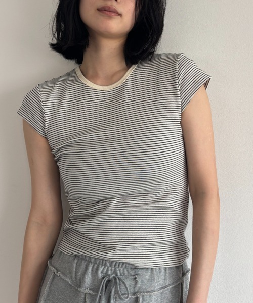 FUULLY STUDIO(フーリィーステューディオ)の「ボーダーコンパクトTEE(Tシャツ/カットソー・レディース・ブラウン/ネイビー/アイボリー・FREE)」の2枚目の写真