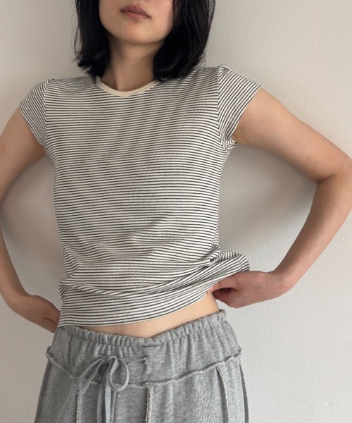 FUULLY STUDIO(フーリィーステューディオ)の「ボーダーコンパクトTEE(Tシャツ/カットソー・レディース・ブラウン/ネイビー/アイボリー・FREE)」の12枚目の写真