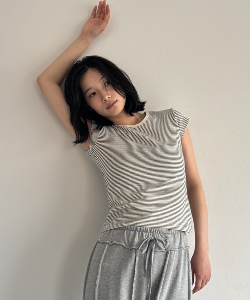 FUULLY STUDIO(フーリィーステューディオ)の「ボーダーコンパクトTEE(Tシャツ/カットソー・レディース・ブラウン/ネイビー/アイボリー・FREE)」の14枚目の写真