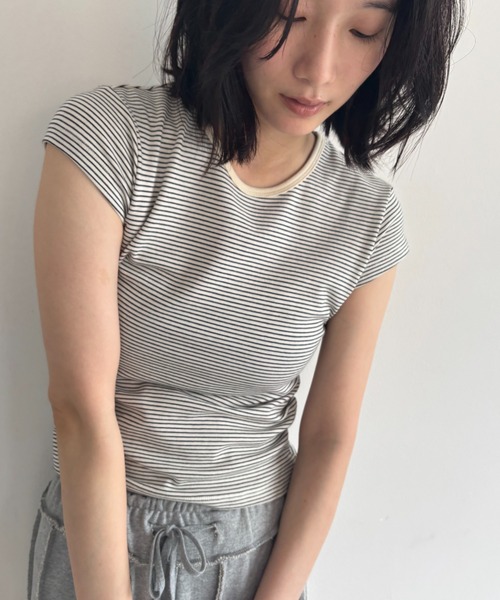 FUULLY STUDIO(フーリィーステューディオ)の「ボーダーコンパクトTEE(Tシャツ/カットソー・レディース・ブラウン/ネイビー/アイボリー・FREE)」の16枚目の写真