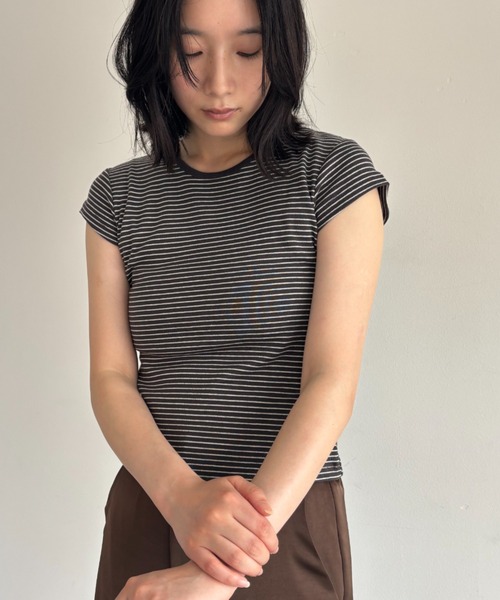 FUULLY STUDIO(フーリィーステューディオ)の「ボーダーコンパクトTEE(Tシャツ/カットソー・レディース・ブラウン/ネイビー/アイボリー・FREE)」の19枚目の写真