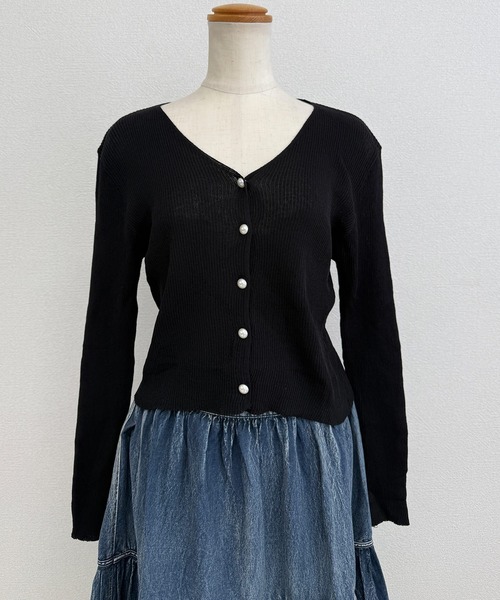 DAY CLOSET（デイ クローゼット）の「【クロップド丈】程よい透け感が今っぽい。長袖パール調ボタンのシアーニットカーディガン レディース（カーディガン/ボレロ・レディース・オレンジ/ホワイト/ブラック/ピンク/イエロー・FREE）」の14枚目の写真
