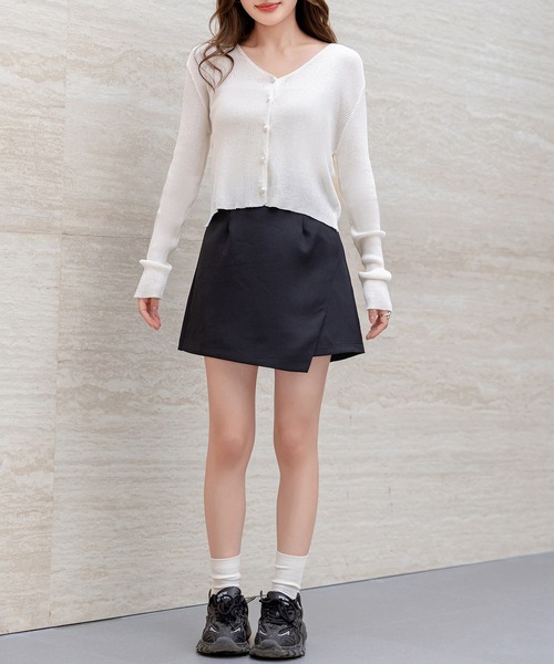 DAY CLOSET（デイ クローゼット）の「【クロップド丈】程よい透け感が今っぽい。長袖パール調ボタンのシアーニットカーディガン レディース（カーディガン/ボレロ・レディース・オレンジ/ホワイト/ブラック/ピンク/イエロー・FREE）」の8枚目の写真