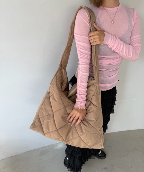 SANSeLF（サンセルフ）の「【SANSeLF】 ふくらみキルティング巾着ショルダー ストリングコードデザイン 2WAYユース saa25s009（ショルダーバッグ・レディース・カーキ/ブラック/ホワイト/ピンク/グリーン/ベージュ・FREE）」の7枚目の写真