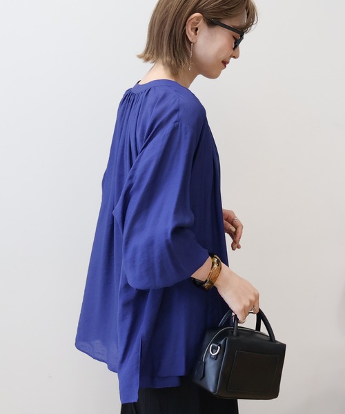 AMERICAN HOLIC（アメリカンホリック）の「スキッパーギャザーブラウス（シャツ/ブラウス・レディース・ブラック/ブルー/イエロー/アイボリー・M/L）」の6枚目の写真