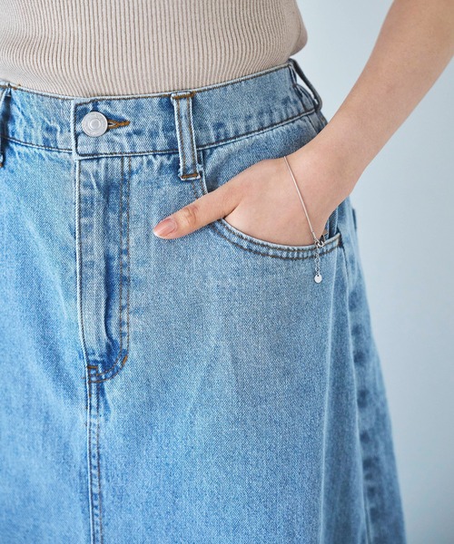 mil（ミル）の「デニム マーメイドスカート 【無地/フラワープリント】（スカート・レディース・ブラック/サックスブルー/グレイッシュベージュ・XS/S）」の9枚目の写真