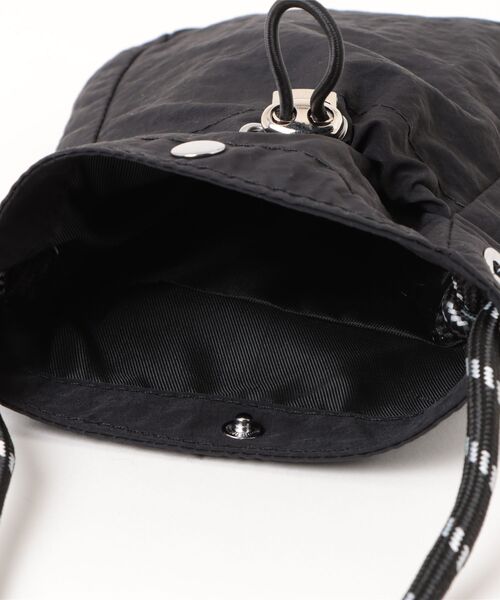 ammy.(エイミードット)の「【 ammy. / エイミードット 】 マルチ ポケット サコッシュ / ミニ ショルダー バッグ(ショルダーバッグ・レディース・ベージュ/アイボリー/ブラック/カーキ/ブルー・FREE)」の6枚目の写真