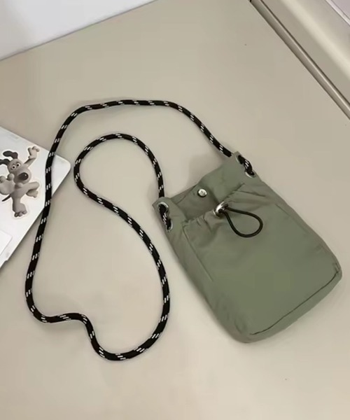 ammy.(エイミードット)の「【 ammy. / エイミードット 】 マルチ ポケット サコッシュ / ミニ ショルダー バッグ(ショルダーバッグ・レディース・ベージュ/アイボリー/ブラック/カーキ/ブルー・FREE)」の1枚目の写真