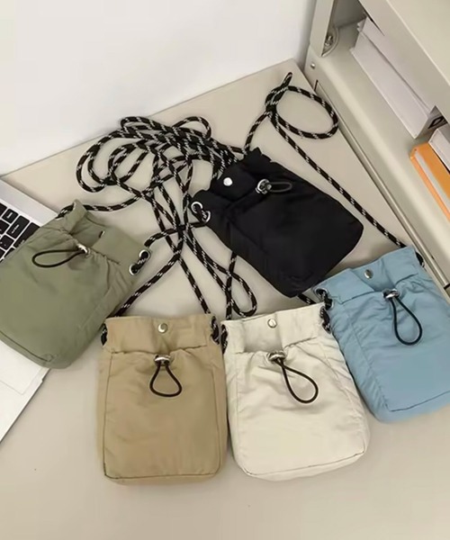 ammy.(エイミードット)の「【 ammy. / エイミードット 】 マルチ ポケット サコッシュ / ミニ ショルダー バッグ(ショルダーバッグ・レディース・ベージュ/アイボリー/ブラック/カーキ/ブルー・FREE)」の15枚目の写真