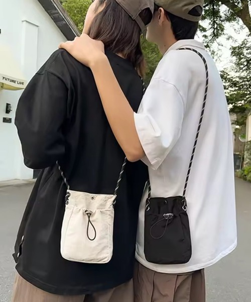 ammy.(エイミードット)の「【 ammy. / エイミードット 】 マルチ ポケット サコッシュ / ミニ ショルダー バッグ(ショルダーバッグ・レディース・ベージュ/アイボリー/ブラック/カーキ/ブルー・FREE)」の10枚目の写真