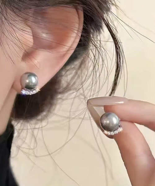 【CHANEL】両耳をエレガントに！  ☆ パール ピアス ☆ エレガントに輝いて顔周り華やかに♪】CHANEL パールピアス