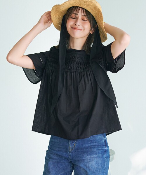 23区（ニジュウサンク）の「【WEB&一部店舗限定】コットンローン ピンタック フレア ブラウス（シャツ/ブラウス・レディース・ブラック系/黄土色系/ネイビー系/スカイブルー系・40/38）」の2枚目の写真