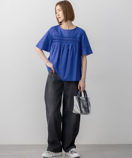 23区（ニジュウサンク）の「【WEB&一部店舗限定】コットンローン ピンタック フレア ブラウス（シャツ/ブラウス・レディース・ブラック系/黄土色系/ネイビー系/スカイブルー系・40/38）」の6枚目の写真