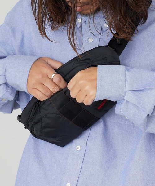 BRIEFING(ブリーフィング)の「BRIEFING/ブリーフィング QUILTED WALKER ボディバッグ ショルダーバッグ(ボディバッグ/ウエストポーチ・メンズ・ブラック/オリーブ・FREE)」の12枚目の写真