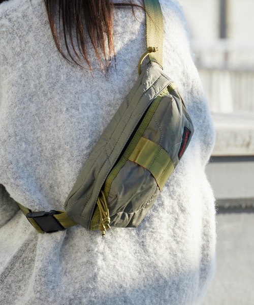 BRIEFING(ブリーフィング)の「BRIEFING/ブリーフィング QUILTED WALKER ボディバッグ ショルダーバッグ(ボディバッグ/ウエストポーチ・メンズ・ブラック/オリーブ・FREE)」の16枚目の写真