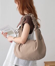 DISCOAT（ディスコート）の「【A4サイズ収納可/ユニセックス】パデットナイロンショルダーバック（ショルダーバッグ）」