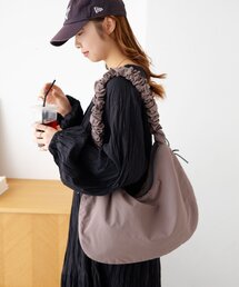 DISCOAT（ディスコート）の「【A4サイズ収納可/ユニセックス】パデットナイロンショルダーバック（ショルダーバッグ）」