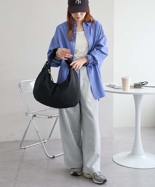 A4サイズ収納可/ユニセックス】パデットナイロンショルダー