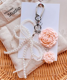aimoha（アイモハ）の「パール＆ローズチャーム キーホルダー（キーホルダー）」