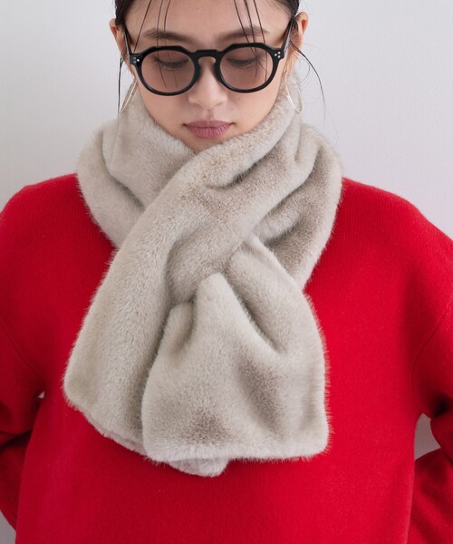INDIVI（インディヴィ）の「【リバーシブル】フェイクファーティペット（ストール/ショール・レディース・ナチュラル/ライトグレー・00）」の7枚目の写真