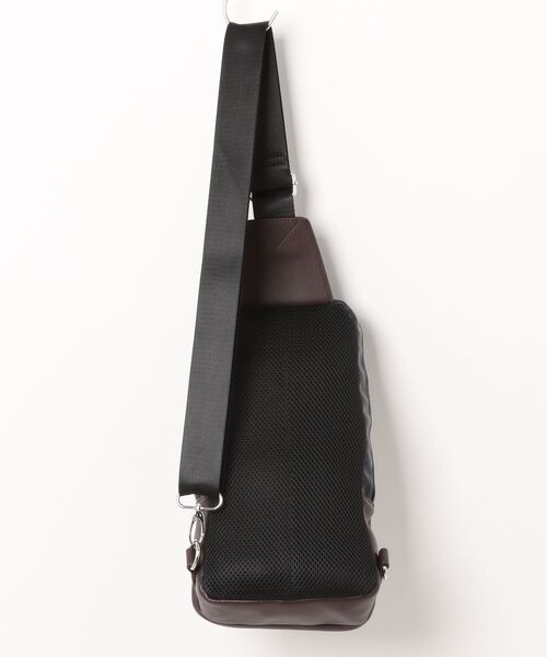 TAKA-Q(タカキュー)の「【二層式】タカキュー 配色 ボディバッグ(ボディバッグ/ウエストポーチ・メンズ・ネイビー/ブラウン・FREE)」の4枚目の写真