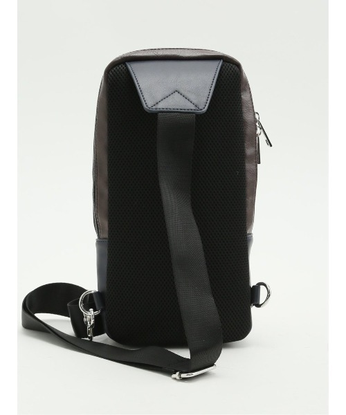 TAKA-Q(タカキュー)の「【二層式】タカキュー 配色 ボディバッグ(ボディバッグ/ウエストポーチ・メンズ・ネイビー/ブラウン・FREE)」の7枚目の写真