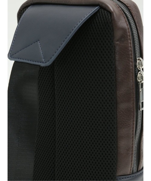 TAKA-Q(タカキュー)の「【二層式】タカキュー 配色 ボディバッグ(ボディバッグ/ウエストポーチ・メンズ・ネイビー/ブラウン・FREE)」の10枚目の写真