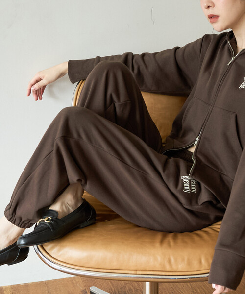 セール】限定展開 ロゴ 刺繍 裏毛スウェット ジョガーパンツ