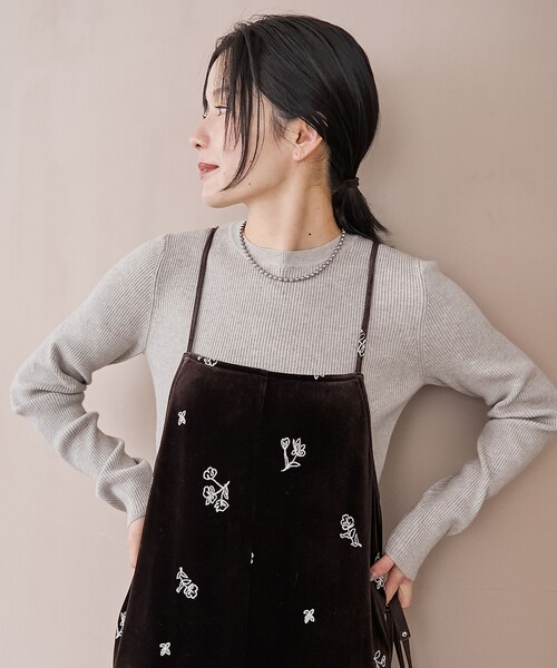coen(コーエン)の「フラワー刺繍ベロアサロペット(サロペット/オーバーオール・レディース・ブラック/ブラウン・FREE)」の4枚目の写真