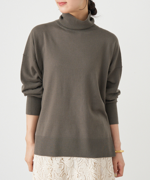 IENA（イエナ）の「ライトウールビッグタートルプルオーバー（ニット/セーター・レディース・ブラック/カーキ/グレー・FREE）」の18枚目の写真