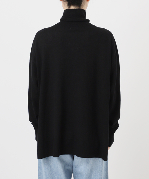 IENA（イエナ）の「ライトウールビッグタートルプルオーバー（ニット/セーター・レディース・ブラック/カーキ/グレー・FREE）」の13枚目の写真