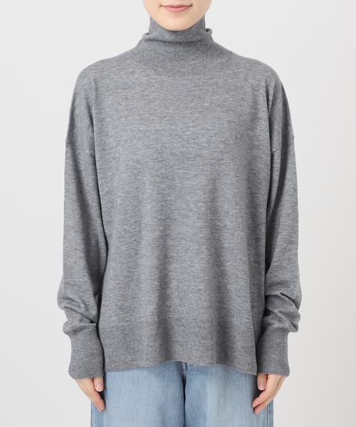 IENA（イエナ）の「ライトウールビッグタートルプルオーバー（ニット/セーター・レディース・ブラック/カーキ/グレー・FREE）」の8枚目の写真