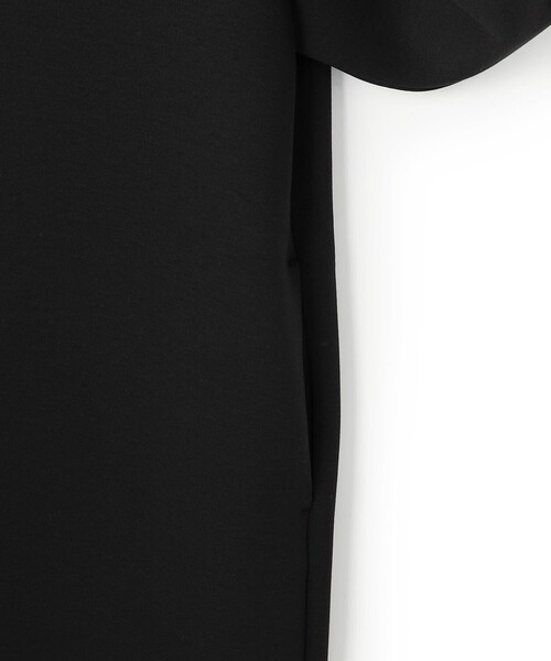 UNFILO（アンフィーロ）の「BEAUTY FORM JERSEY キーネックワンピース（ワンピース・レディース・グレー系/ブラック系/ネイビー系・MEDIUM/SMALL）」の14枚目の写真