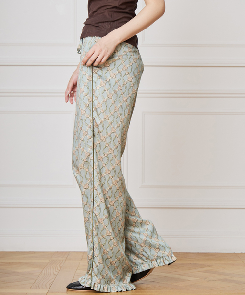 IENA LA BOUCLE（イエナラブークル）の「オーナメントフラワープリントパンツ（その他パンツ・レディース・グリーン・36/38）」の3枚目の写真