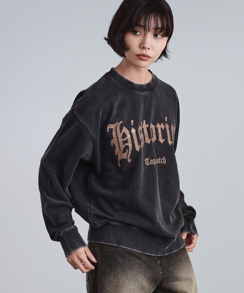 tk.TAKEO KIKUCHI(ティーケータケオキクチ)の「カレッジフロッキープリントスウェット(スウェット・メンズ・スミクロ/ライトグレー・02/03)」の14枚目の写真
