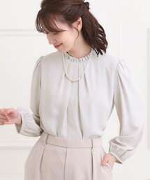 SHOO・LA・RUE（シューラルー）の「【洗濯機可/裏地つき】プチフリルで上品に クルーネックブラウス（シャツ/ブラウス）」